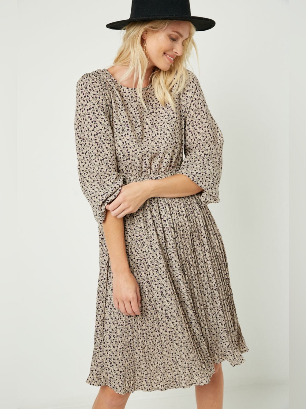 Ditsy Print Pleated Skirt Midi Dress